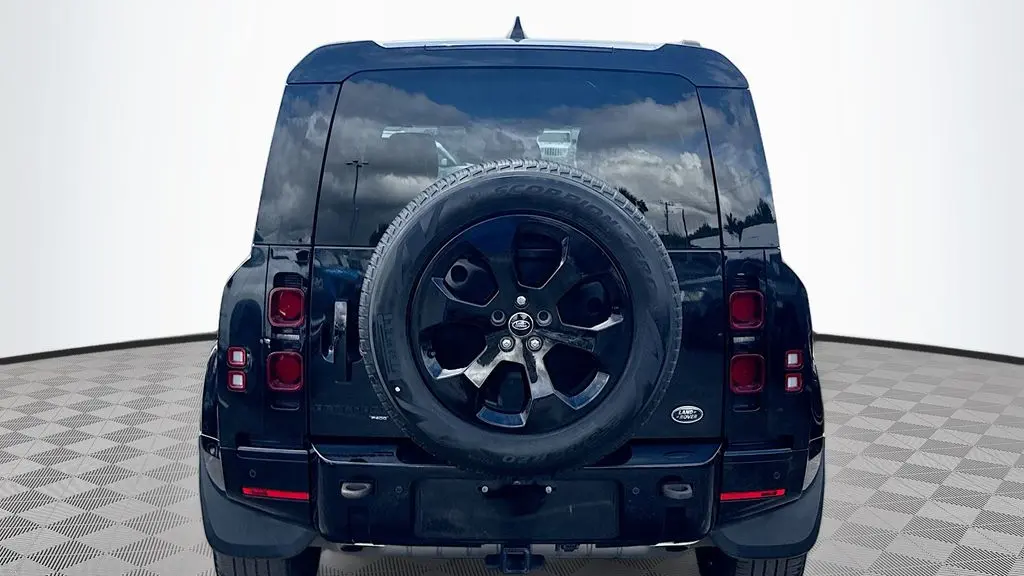 2023 Land Rover Defender 110 X-Dynamic SE