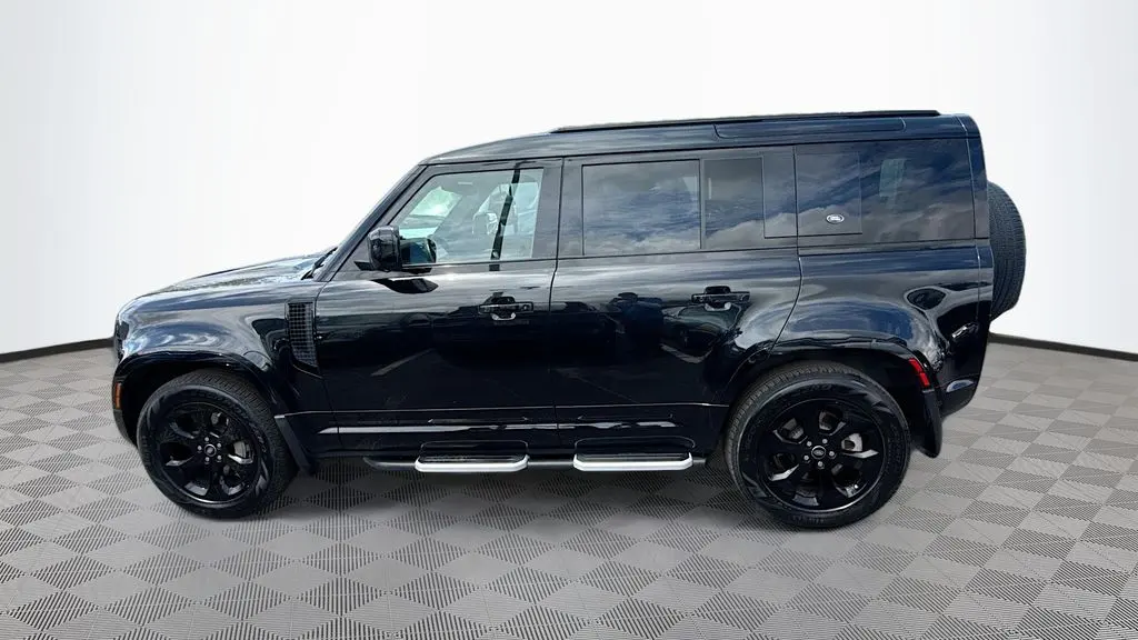 2023 Land Rover Defender 110 X-Dynamic SE