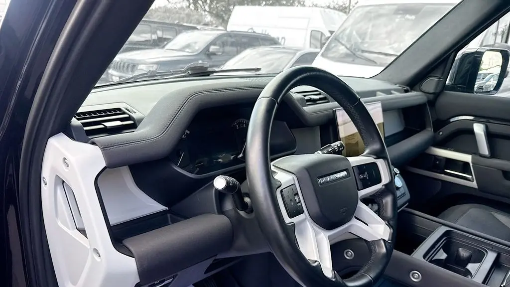 2023 Land Rover Defender 110 X-Dynamic SE