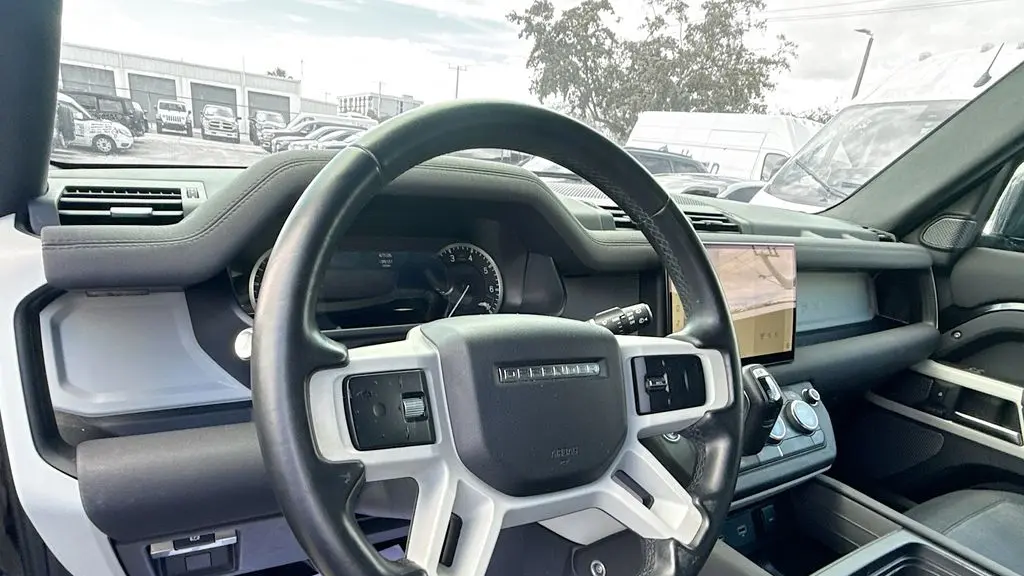 2023 Land Rover Defender 110 X-Dynamic SE