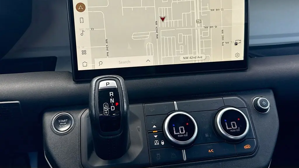 2023 Land Rover Defender 110 X-Dynamic SE