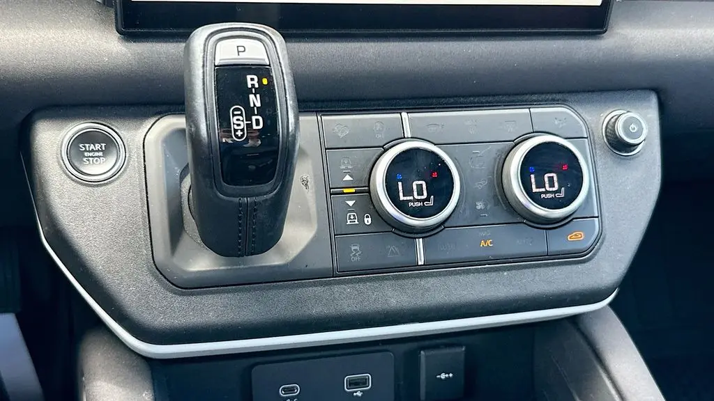 2023 Land Rover Defender 110 X-Dynamic SE