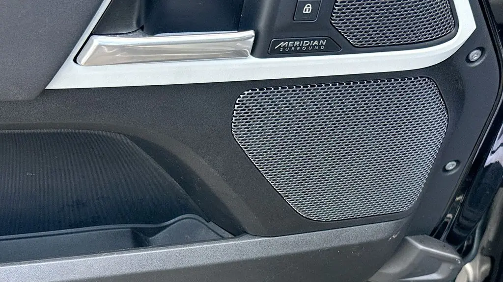 2023 Land Rover Defender 110 X-Dynamic SE