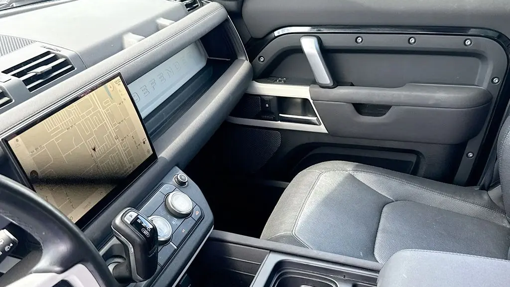 2023 Land Rover Defender 110 X-Dynamic SE