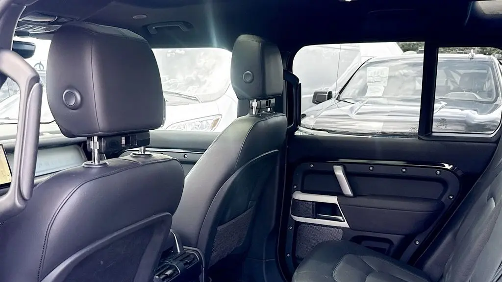 2023 Land Rover Defender 110 X-Dynamic SE