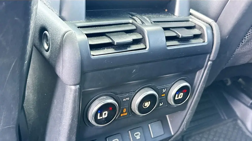 2023 Land Rover Defender 110 X-Dynamic SE