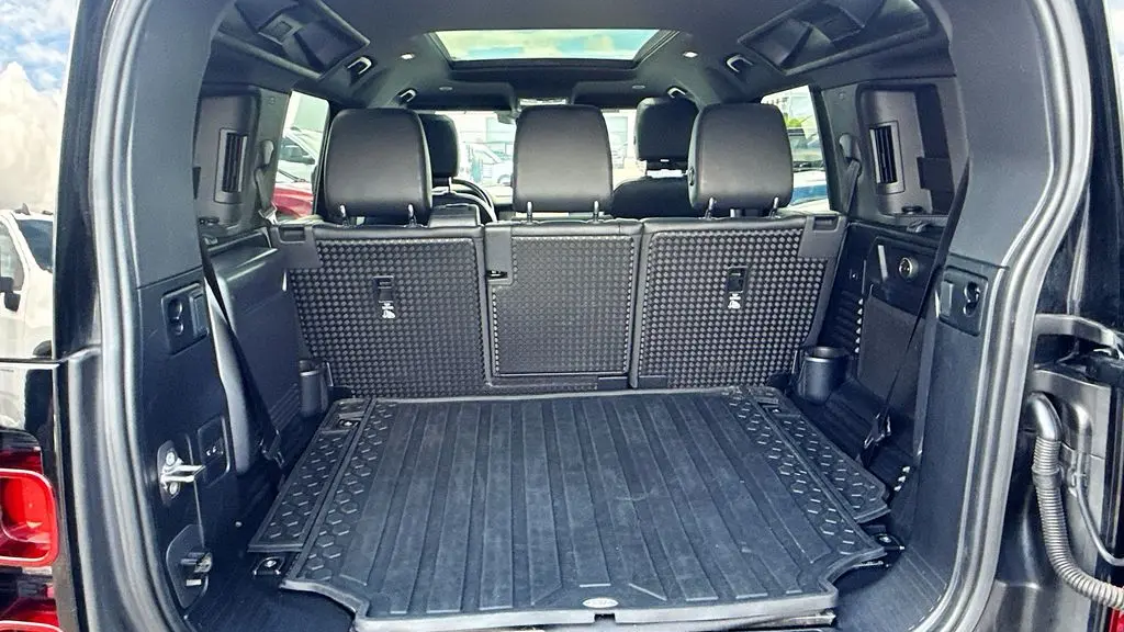 2023 Land Rover Defender 110 X-Dynamic SE