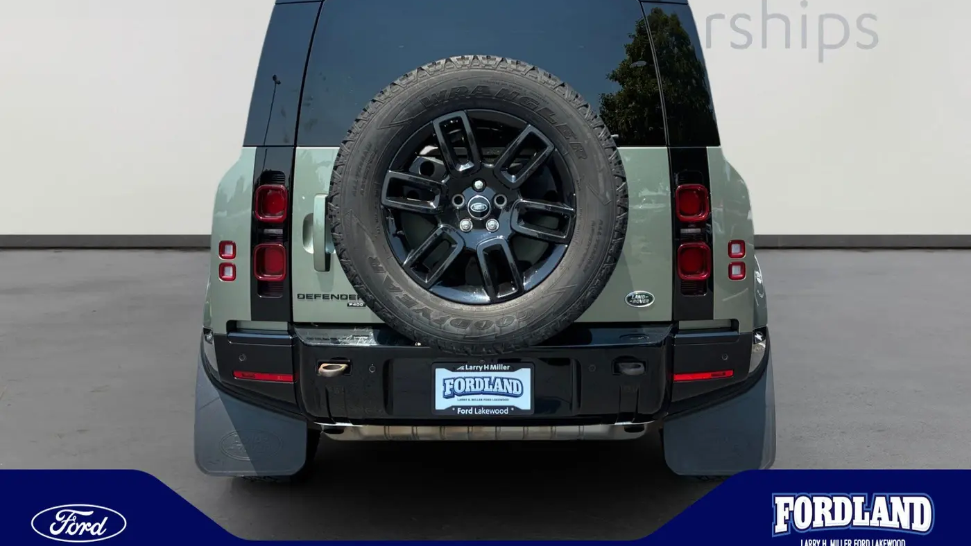 2023 Land Rover Defender 110 X-Dynamic SE