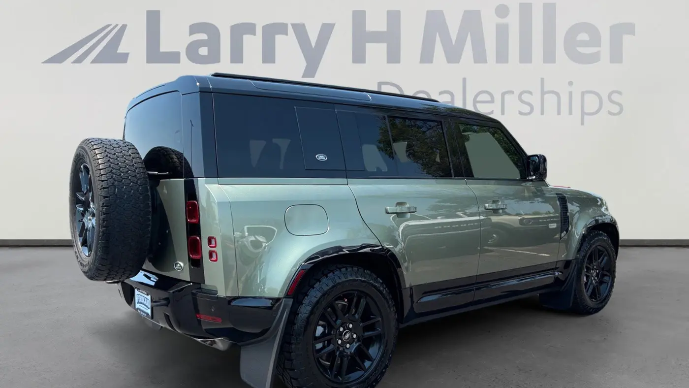 2023 Land Rover Defender 110 X-Dynamic SE
