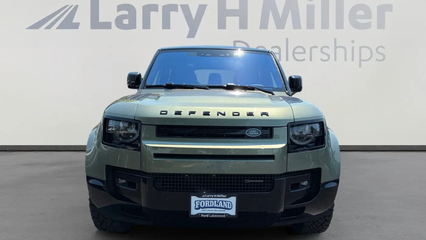 2023 Land Rover Defender 110 X-Dynamic SE