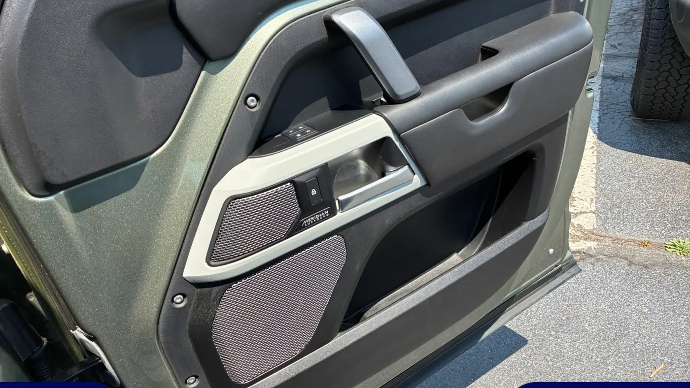 2023 Land Rover Defender 110 X-Dynamic SE