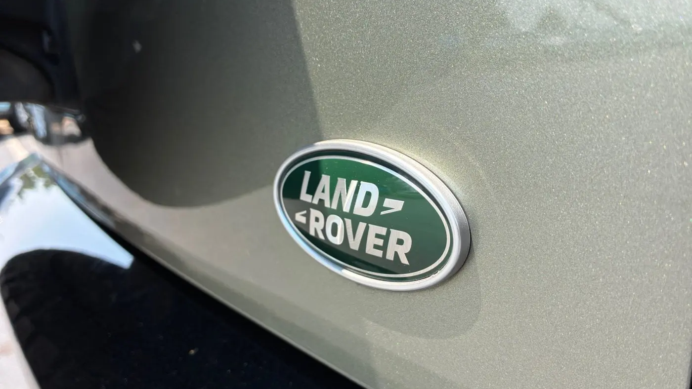 2023 Land Rover Defender 110 X-Dynamic SE