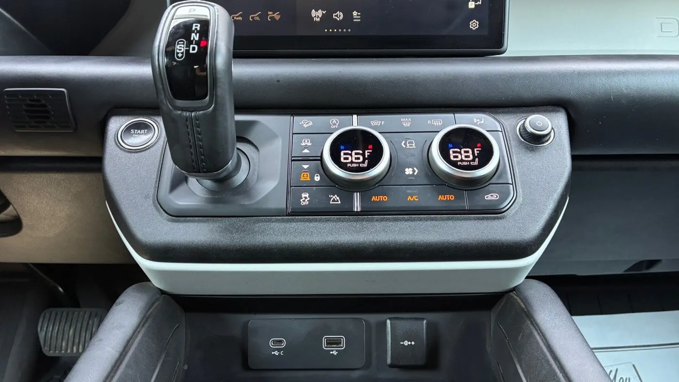 2023 Land Rover Defender 110 X-Dynamic SE