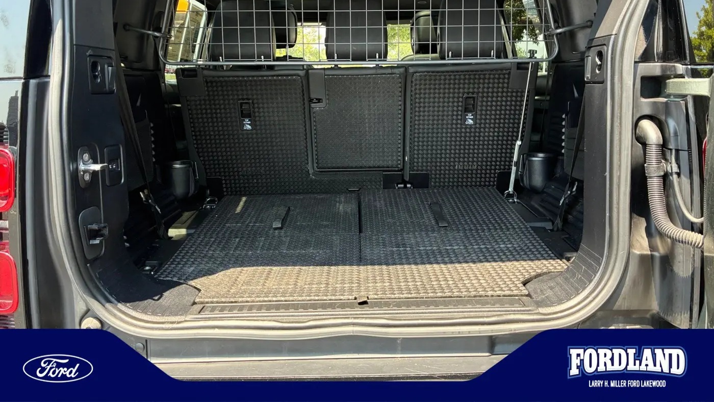 2023 Land Rover Defender 110 X-Dynamic SE
