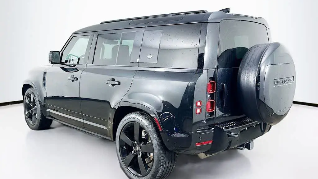 2024 Land Rover Defender 110 P400 X-Dynamic SE
