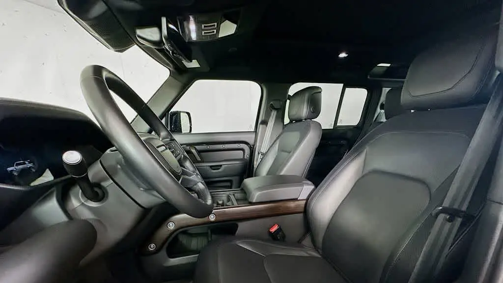2024 Land Rover Defender 110 P400 X-Dynamic SE