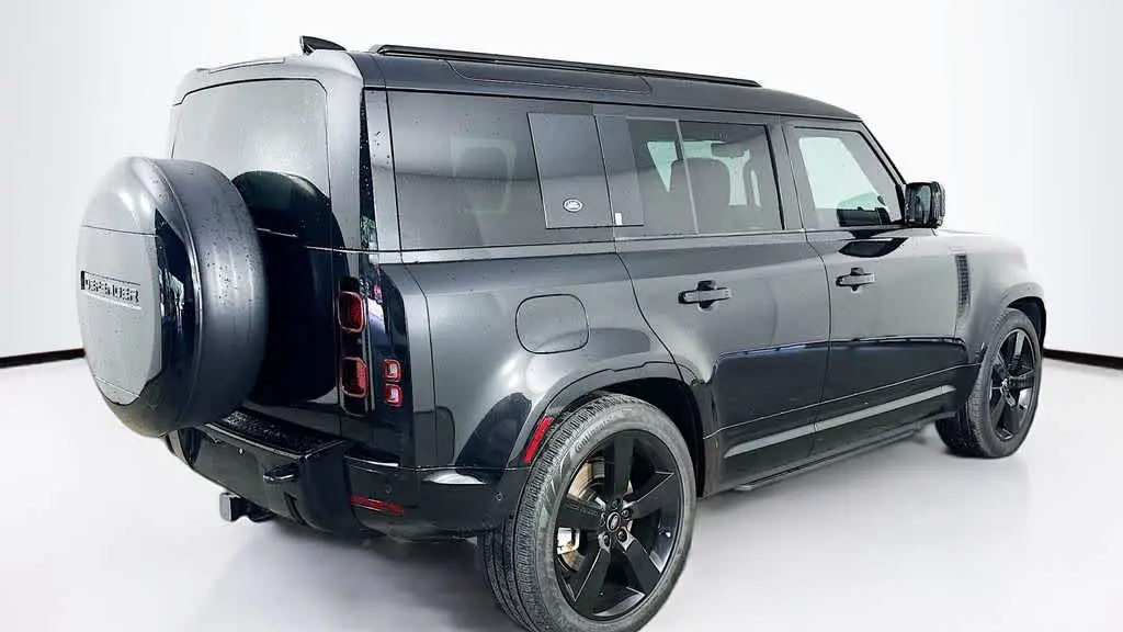 2024 Land Rover Defender 110 P400 X-Dynamic SE