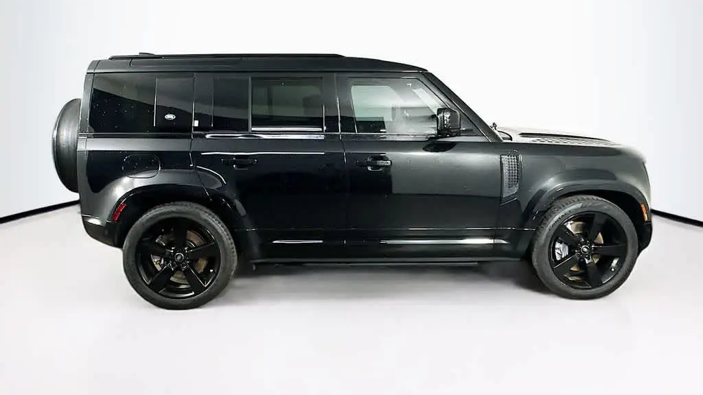 2024 Land Rover Defender 110 P400 X-Dynamic SE