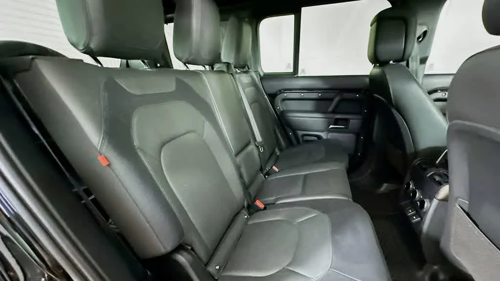 2024 Land Rover Defender 110 P400 X-Dynamic SE