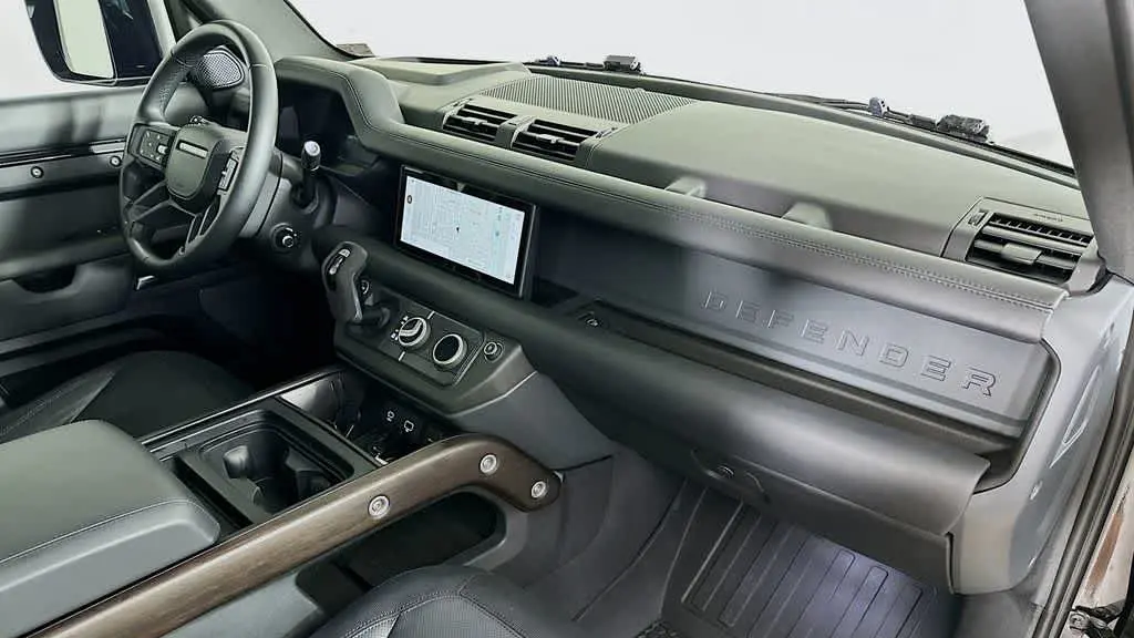 2024 Land Rover Defender 110 P400 X-Dynamic SE