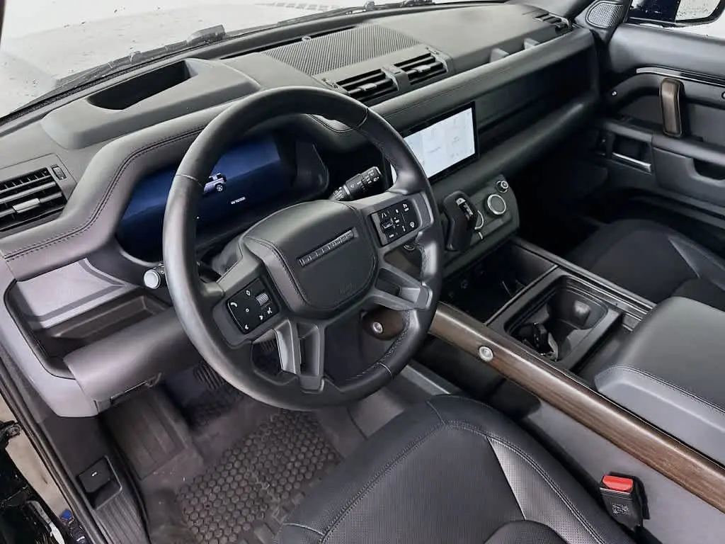 2024 Land Rover Defender - $50,020