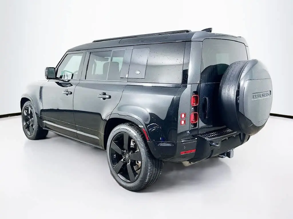 2024 Land Rover Defender - $50,020