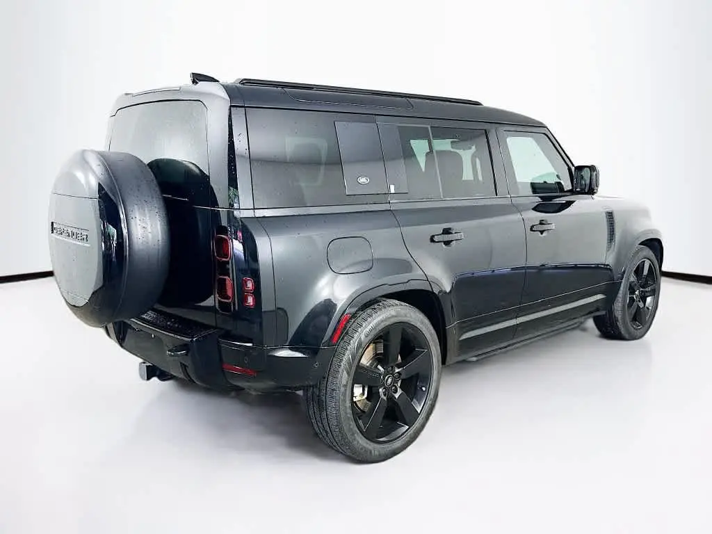 2024 Land Rover Defender - $50,020