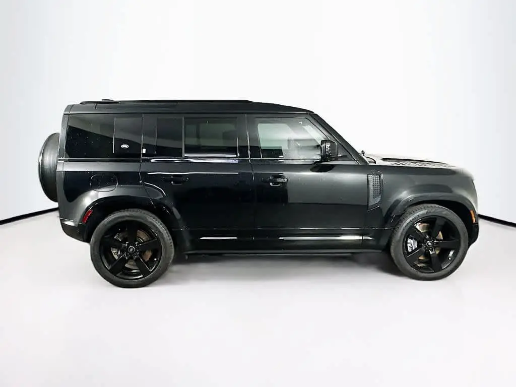 2024 Land Rover Defender - $50,020