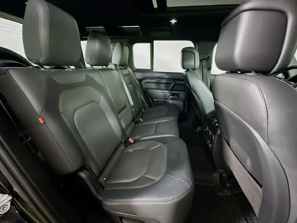 2024 Land Rover Defender - $50,020