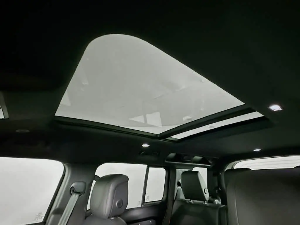 2024 Land Rover Defender - $50,020