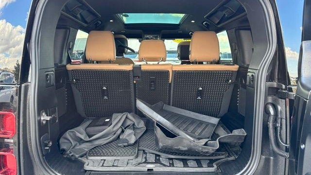 2025 Land Rover Defender 110 P500 X-Dynamic SE