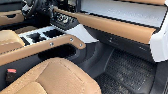 2025 Land Rover Defender 110 P500 X-Dynamic SE
