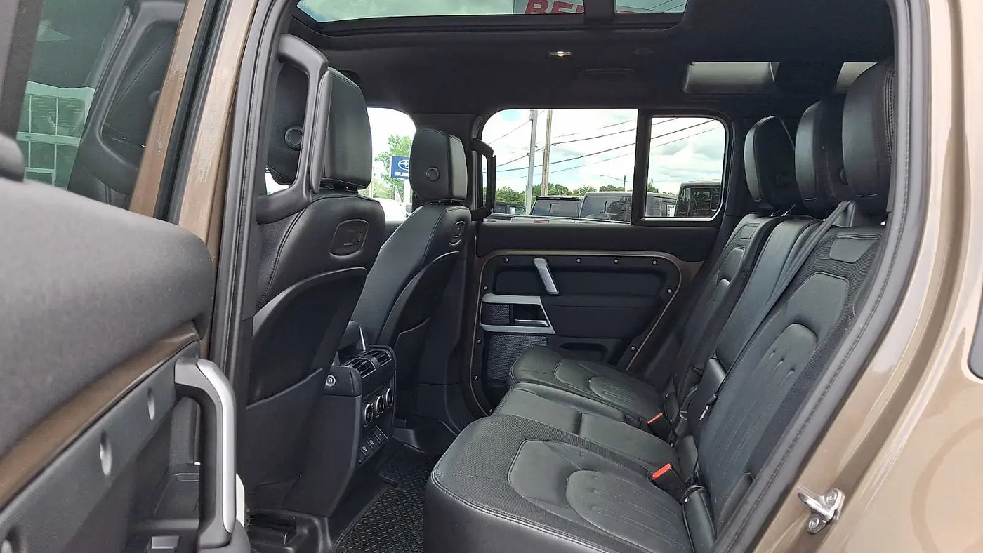 2022 Land Rover Defender 110 X-Dynamic SE