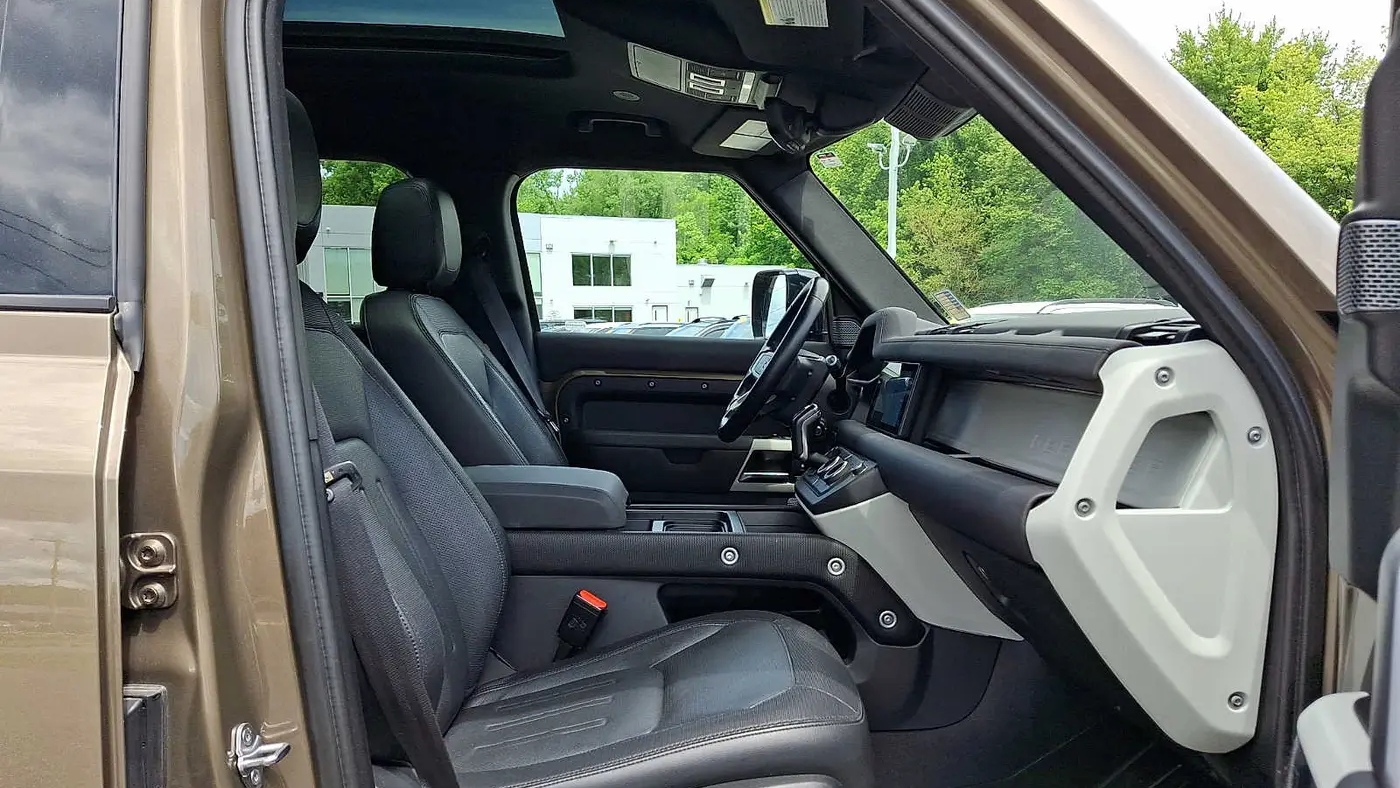 2022 Land Rover Defender 110 X-Dynamic SE