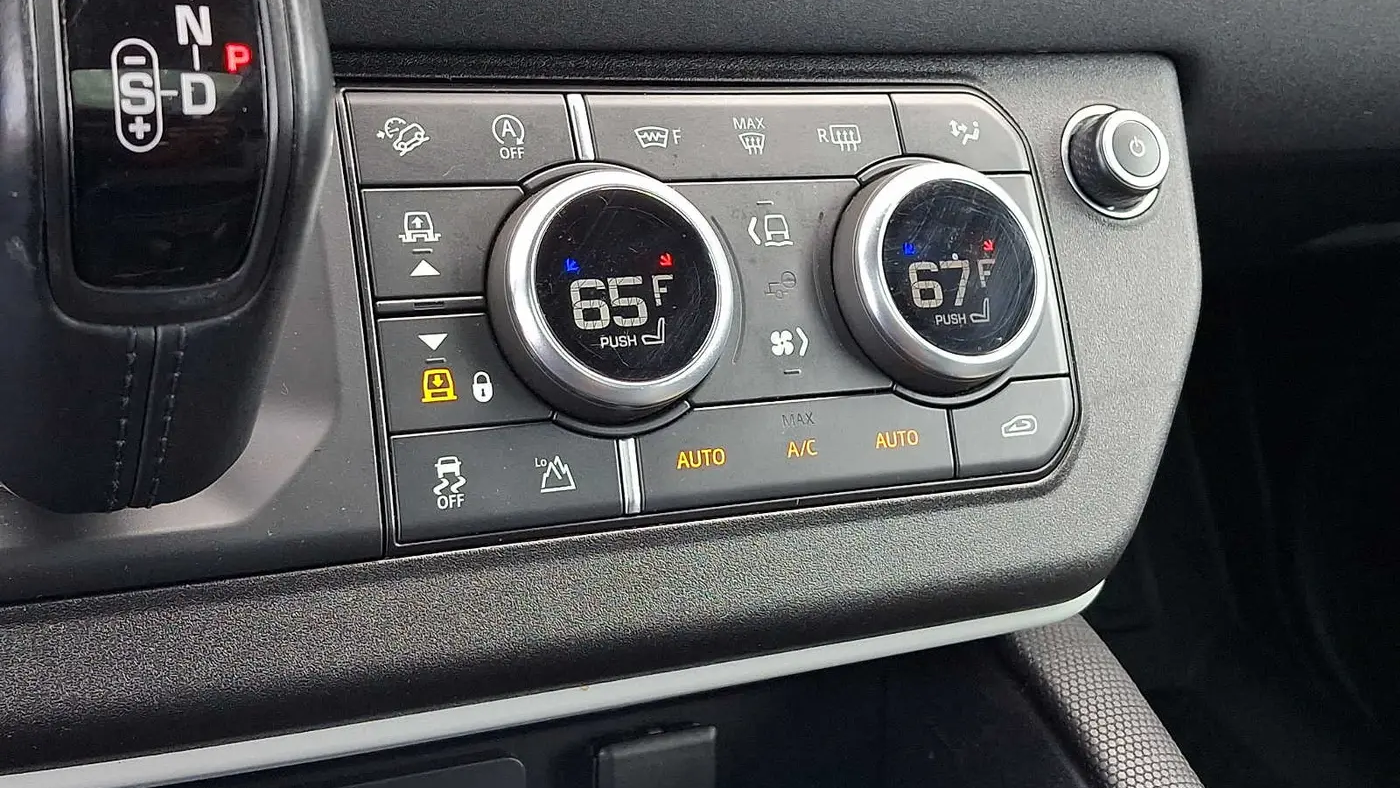 2022 Land Rover Defender 110 X-Dynamic SE