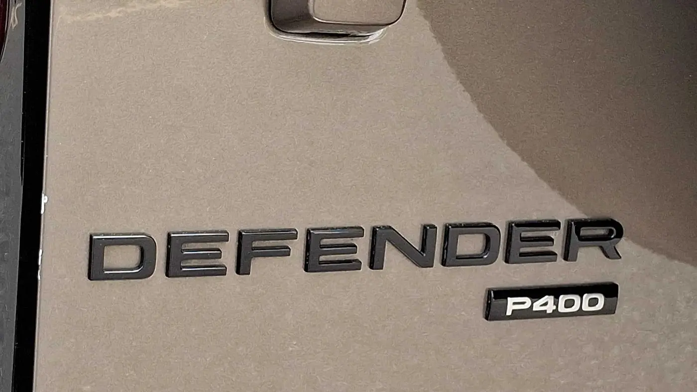 2022 Land Rover Defender 110 X-Dynamic SE