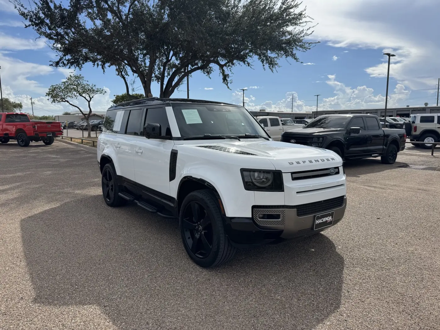 2025 Land Rover Defender - $78,792