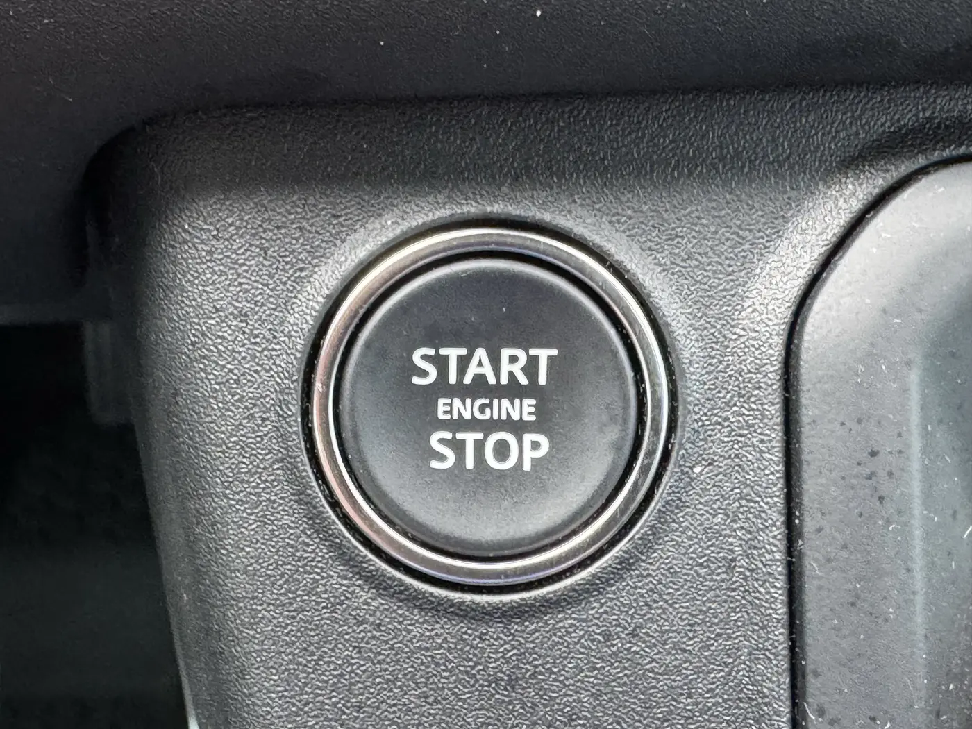 2025 Land Rover Defender - $78,792