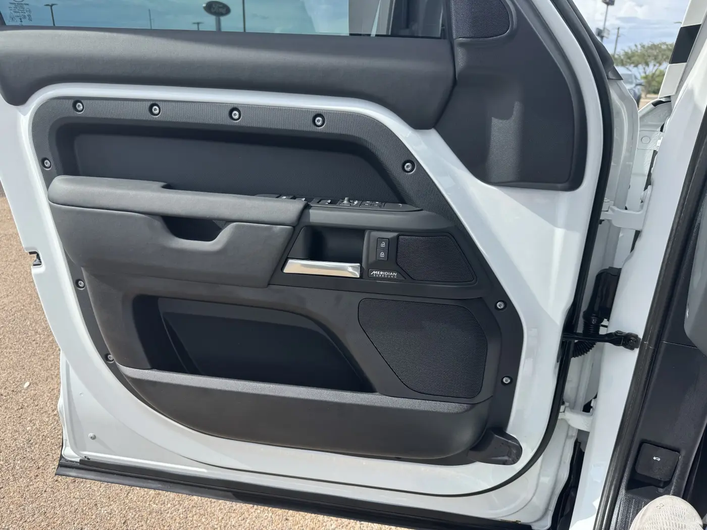 2025 Land Rover Defender - $78,792