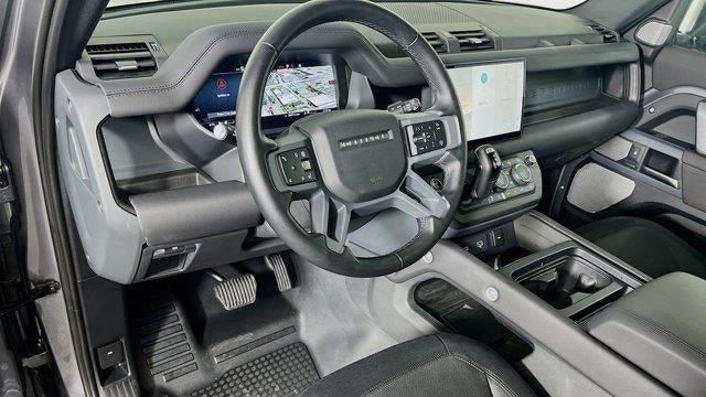 2024 Land Rover Defender 130 P400 X-Dynamic SE
