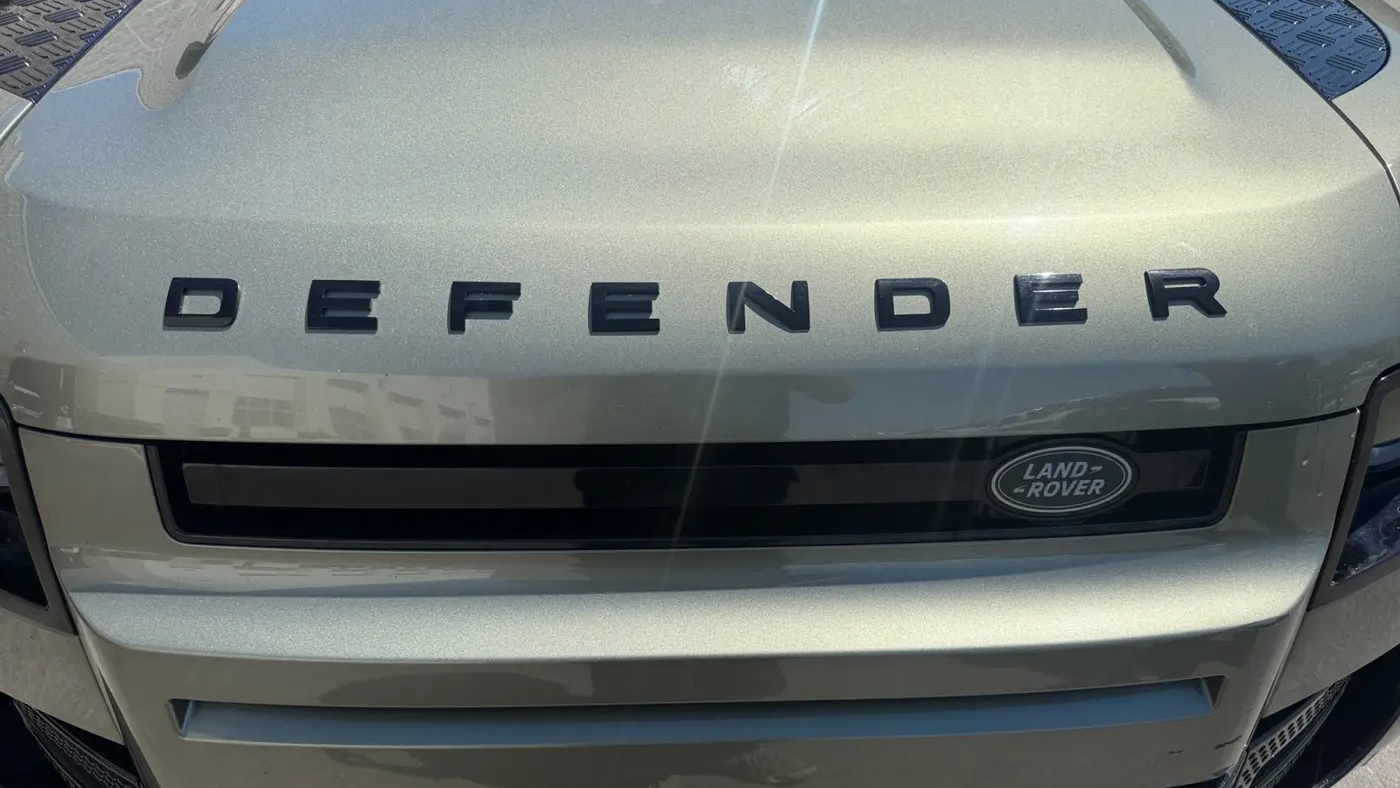 2023 Land Rover Defender 130 X-Dynamic SE