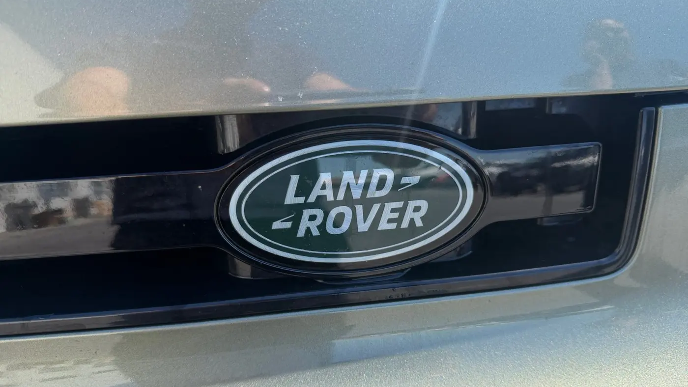 2023 Land Rover Defender 130 X-Dynamic SE