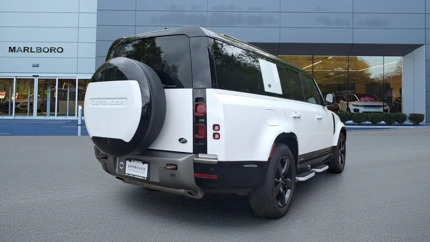 2023 Land Rover Defender 130 X-Dynamic SE