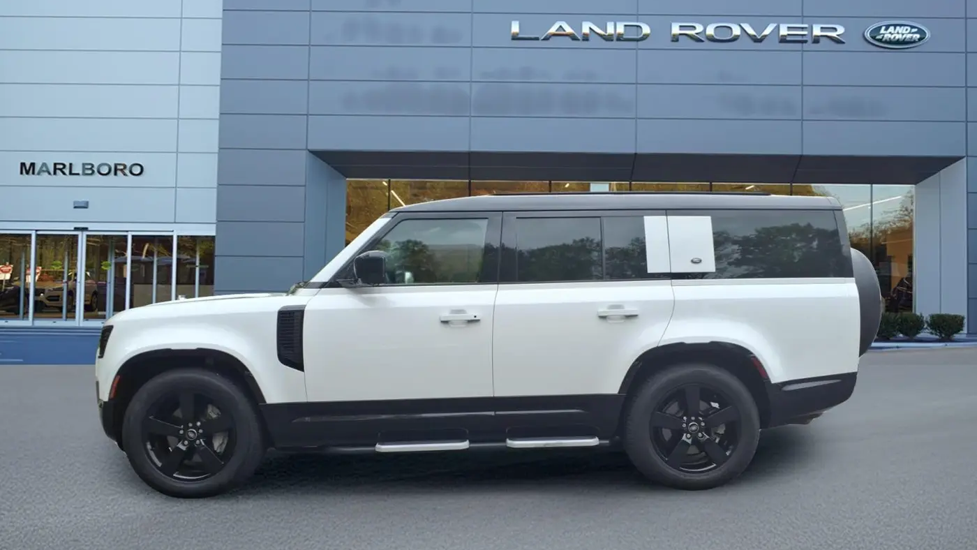 2023 Land Rover Defender 130 X-Dynamic SE