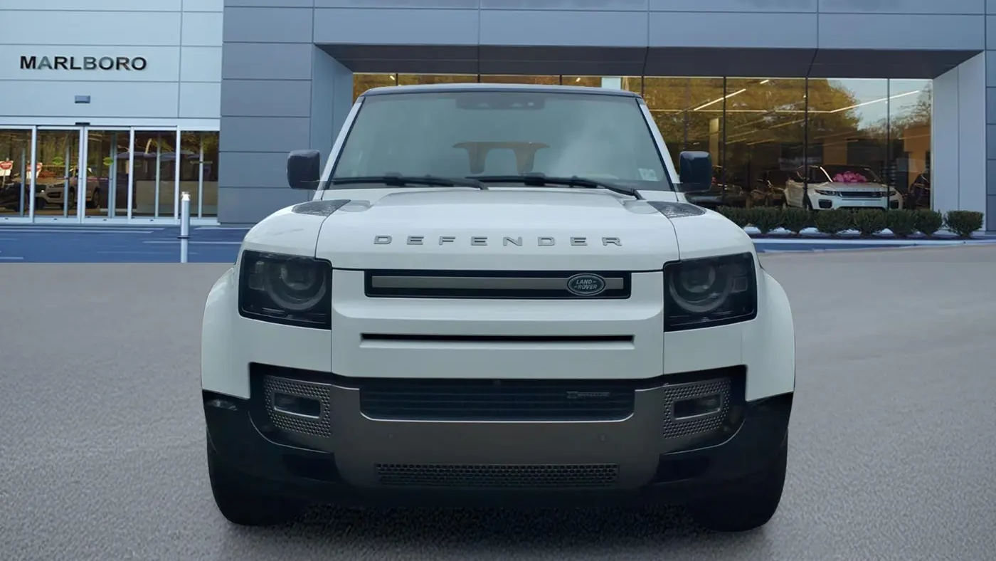 2023 Land Rover Defender 130 X-Dynamic SE