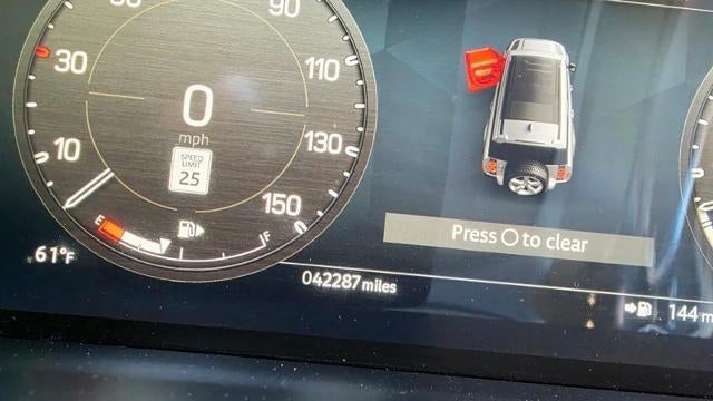 2024 Land Rover Defender 130 P400 X-Dynamic SE