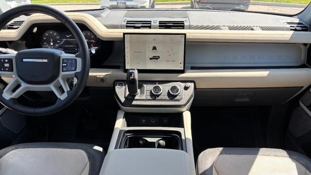 2024 Land Rover Defender 130 P400 X-Dynamic SE
