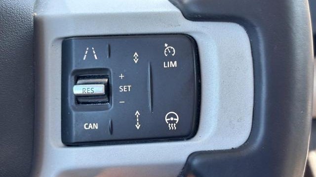 2024 Land Rover Defender 130 P400 X-Dynamic SE