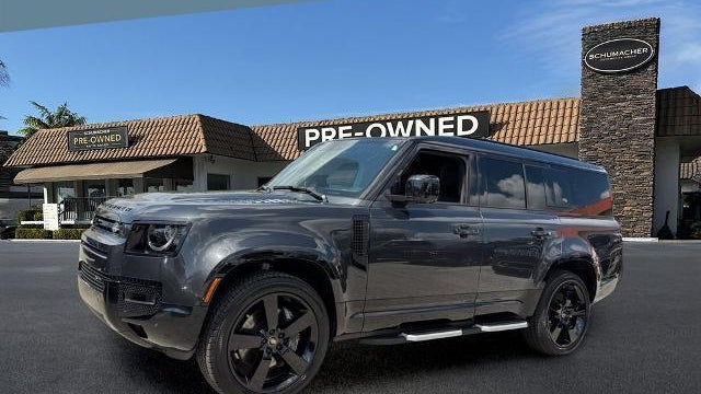 2023 Land Rover Defender 130 X-Dynamic SE