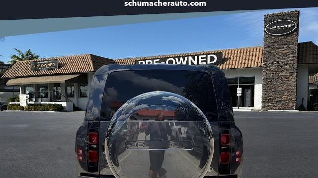 2023 Land Rover Defender 130 X-Dynamic SE